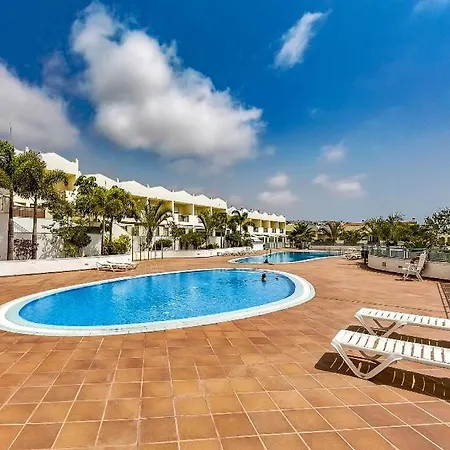 Oasis Fanabe Townhouse אדחה