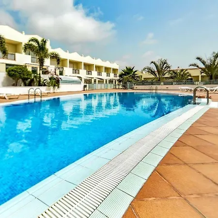 بيت للعطل Oasis Fanabe Townhouse *